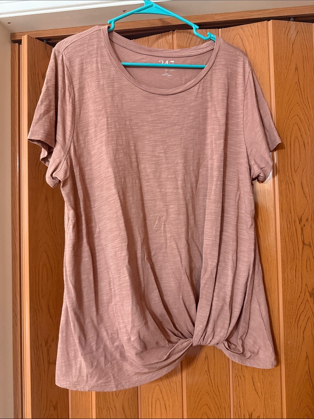 Maurices Mauve Pink Twist-Hem Short Sleeve Tee